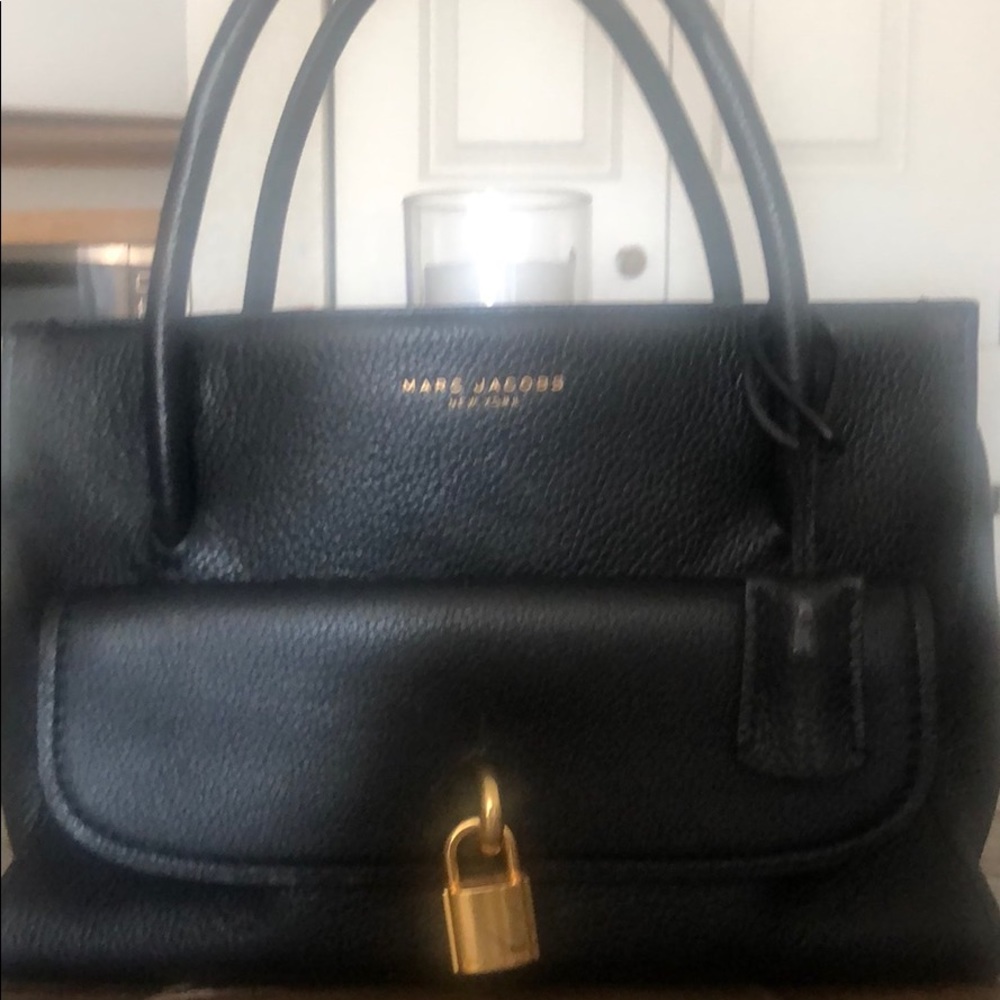 Gold Lock Marc Jacobs elegant handbag